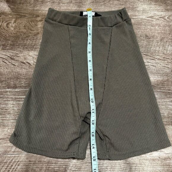 Renew PrettyLittleThing Biker Shorts Size 0 - Picture 5 of 6